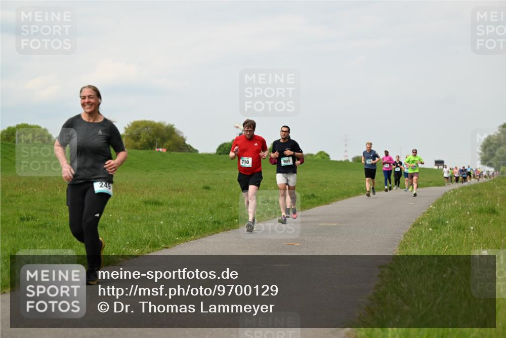 10.05.2026 - 8. Wedeler Halbmarathon Dr. Thomas Lammeyer http://msf.ph/oto/9700129 10.05.2026 11:39:04 Laufen 710 meine-sportfotos.de