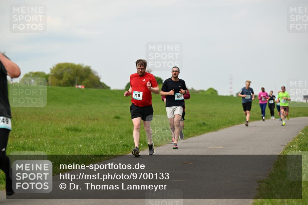 10.05.2026 - 8. Wedeler Halbmarathon Dr. Thomas Lammeyer http://msf.ph/oto/9700133 10.05.2026 11:39:04 Laufen 710, 905 meine-sportfotos.de