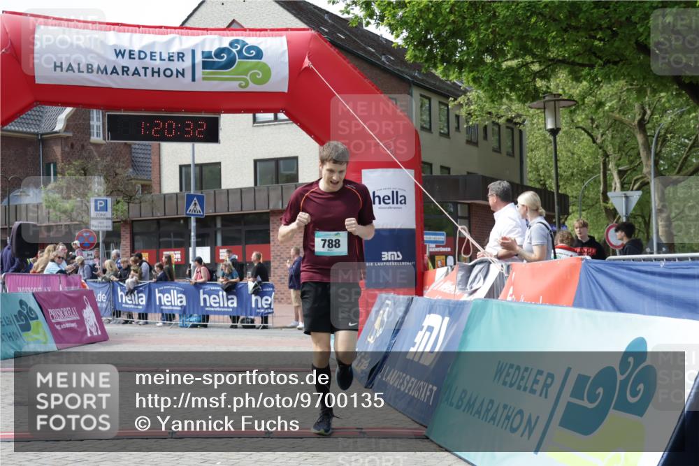 10.05.2026 - 8. Wedeler Halbmarathon Yannick Fuchs http://msf.ph/oto/9700135 10.05.2026 11:20:32 Ziel 788 meine-sportfotos.de