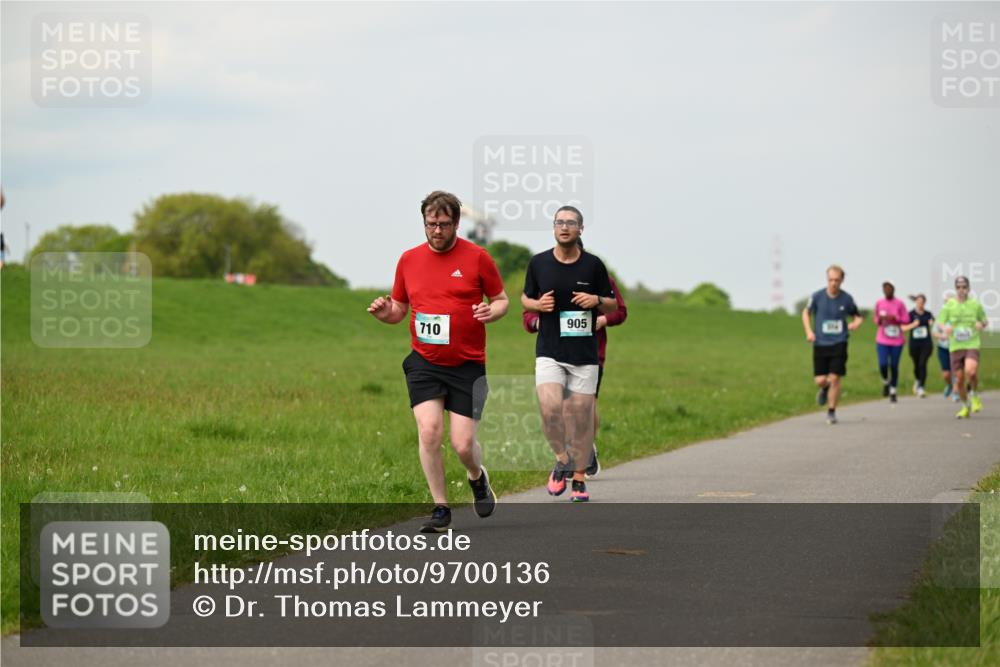 10.05.2026 - 8. Wedeler Halbmarathon Dr. Thomas Lammeyer http://msf.ph/oto/9700136 10.05.2026 11:39:05 Laufen 905, 710 meine-sportfotos.de