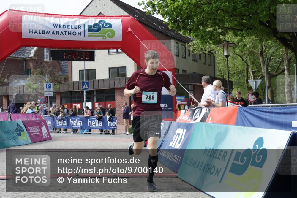 10.05.2026 - 8. Wedeler Halbmarathon Yannick Fuchs http://msf.ph/oto/9700140 10.05.2026 11:20:32 Ziel 788 meine-sportfotos.de