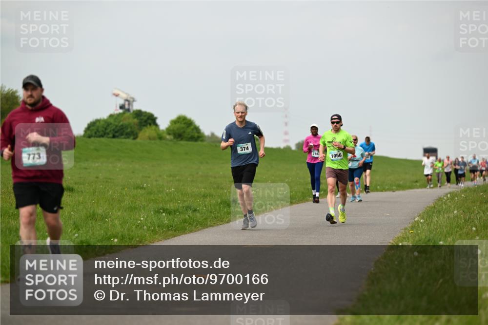 10.05.2026 - 8. Wedeler Halbmarathon Dr. Thomas Lammeyer http://msf.ph/oto/9700166 10.05.2026 11:39:08 Laufen 773, 374, 2143, 1056 meine-sportfotos.de