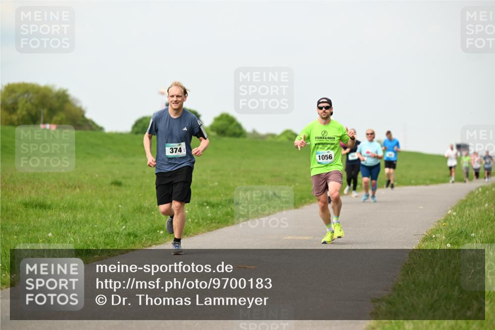 10.05.2026 - 8. Wedeler Halbmarathon Dr. Thomas Lammeyer http://msf.ph/oto/9700183 10.05.2026 11:39:10 Laufen 374, 1056 meine-sportfotos.de