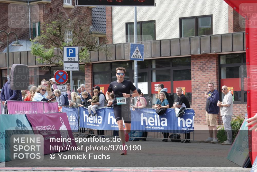 10.05.2026 - 8. Wedeler Halbmarathon Yannick Fuchs http://msf.ph/oto/9700190 10.05.2026 11:20:40 Ziel 791, 2198 meine-sportfotos.de
