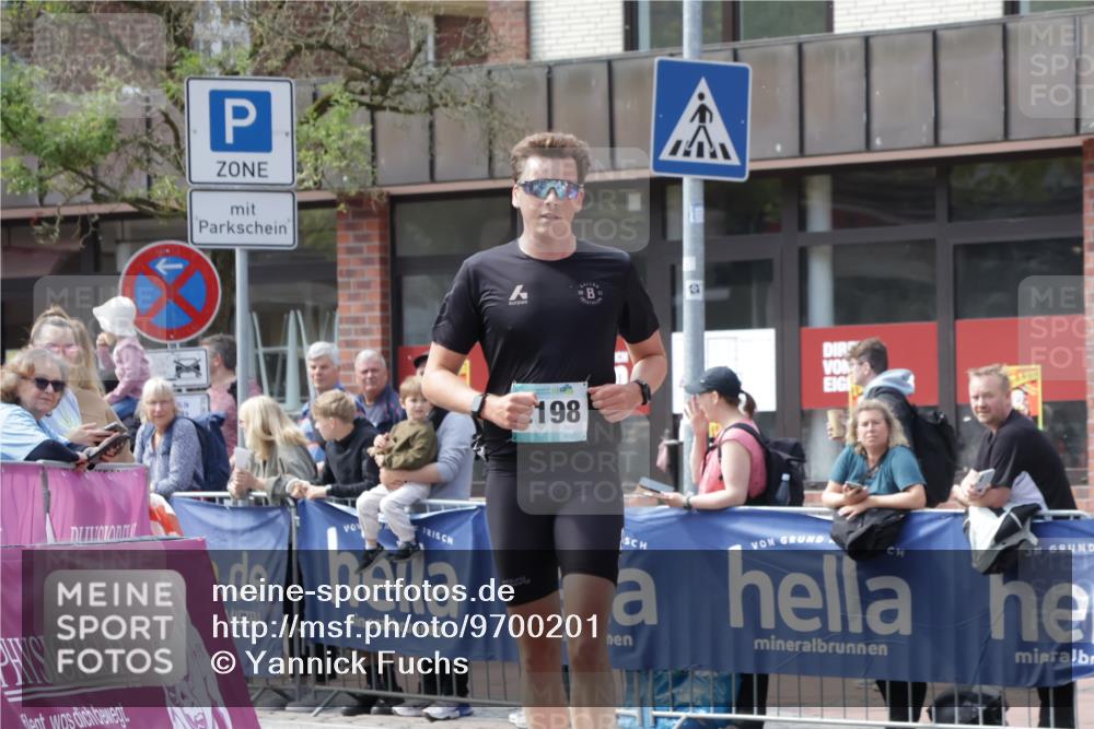 10.05.2026 - 8. Wedeler Halbmarathon Yannick Fuchs http://msf.ph/oto/9700201 10.05.2026 11:20:41 Ziel 791, 2198 meine-sportfotos.de
