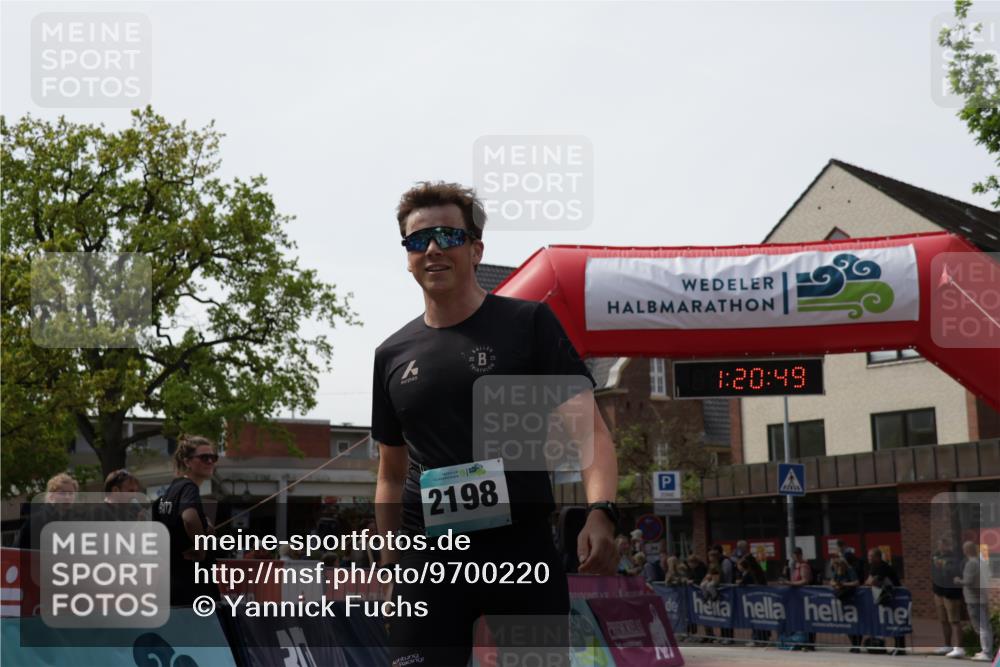 10.05.2026 - 8. Wedeler Halbmarathon Yannick Fuchs http://msf.ph/oto/9700220 10.05.2026 11:20:48 Ziel 2198 meine-sportfotos.de