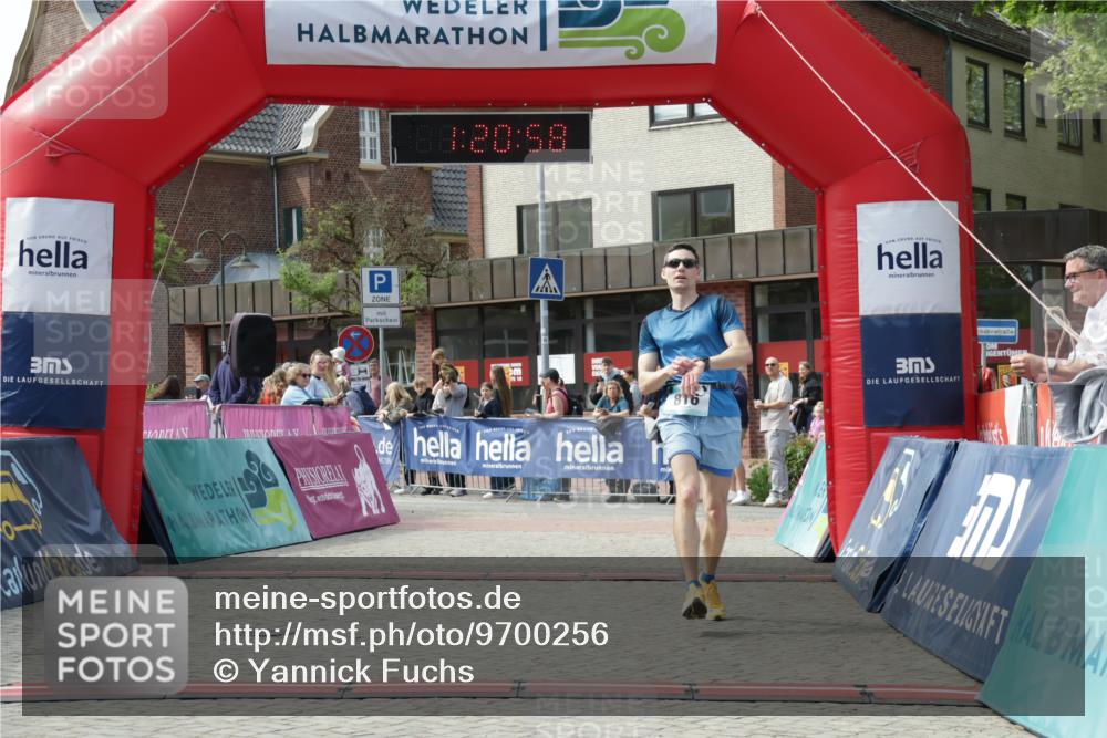 10.05.2026 - 8. Wedeler Halbmarathon Yannick Fuchs http://msf.ph/oto/9700256 10.05.2026 11:20:57 Ziel 816 meine-sportfotos.de