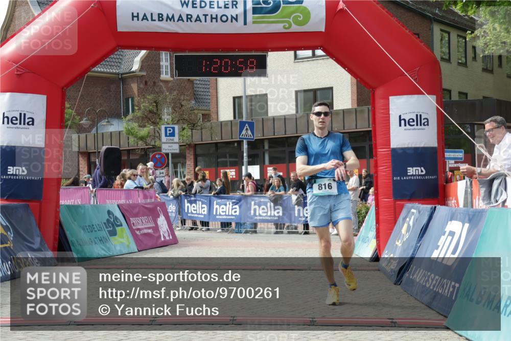 10.05.2026 - 8. Wedeler Halbmarathon Yannick Fuchs http://msf.ph/oto/9700261 10.05.2026 11:20:58 Ziel 816 meine-sportfotos.de