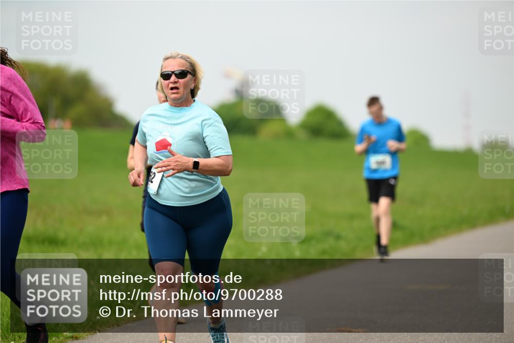 10.05.2026 - 8. Wedeler Halbmarathon Dr. Thomas Lammeyer http://msf.ph/oto/9700288 10.05.2026 11:39:21 Laufen  meine-sportfotos.de