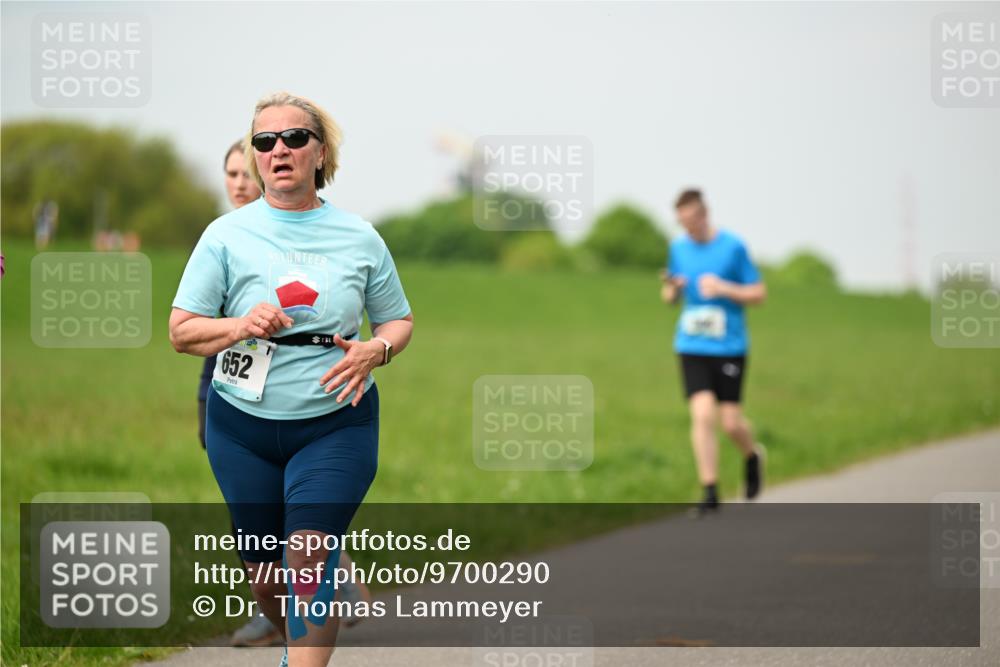 10.05.2026 - 8. Wedeler Halbmarathon Dr. Thomas Lammeyer http://msf.ph/oto/9700290 10.05.2026 11:39:22 Laufen 652 meine-sportfotos.de