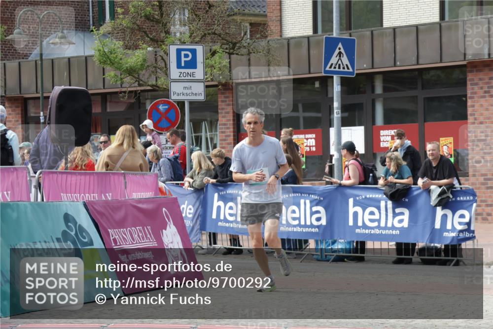 10.05.2026 - 8. Wedeler Halbmarathon Yannick Fuchs http://msf.ph/oto/9700292 10.05.2026 11:21:25 Ziel 339 meine-sportfotos.de
