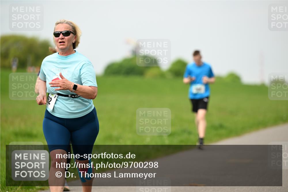 10.05.2026 - 8. Wedeler Halbmarathon Dr. Thomas Lammeyer http://msf.ph/oto/9700298 10.05.2026 11:39:22 Laufen  meine-sportfotos.de