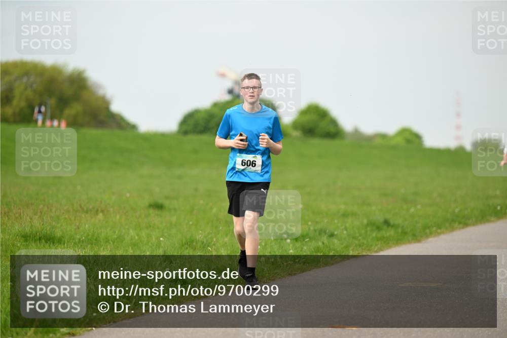 10.05.2026 - 8. Wedeler Halbmarathon Dr. Thomas Lammeyer http://msf.ph/oto/9700299 10.05.2026 11:39:24 Laufen 606 meine-sportfotos.de