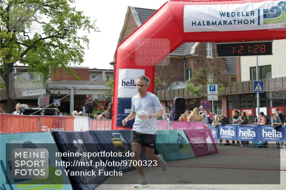 10.05.2026 - 8. Wedeler Halbmarathon Yannick Fuchs http://msf.ph/oto/9700323 10.05.2026 11:21:27 Ziel 339 meine-sportfotos.de