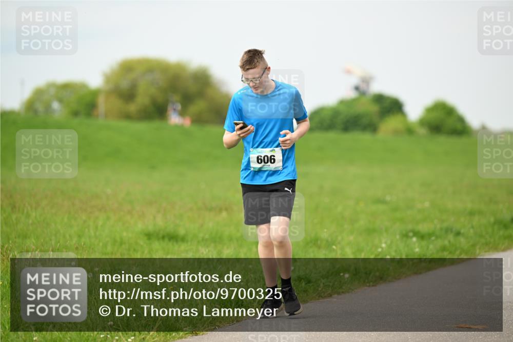 10.05.2026 - 8. Wedeler Halbmarathon Dr. Thomas Lammeyer http://msf.ph/oto/9700325 10.05.2026 11:39:26 Laufen 606 meine-sportfotos.de