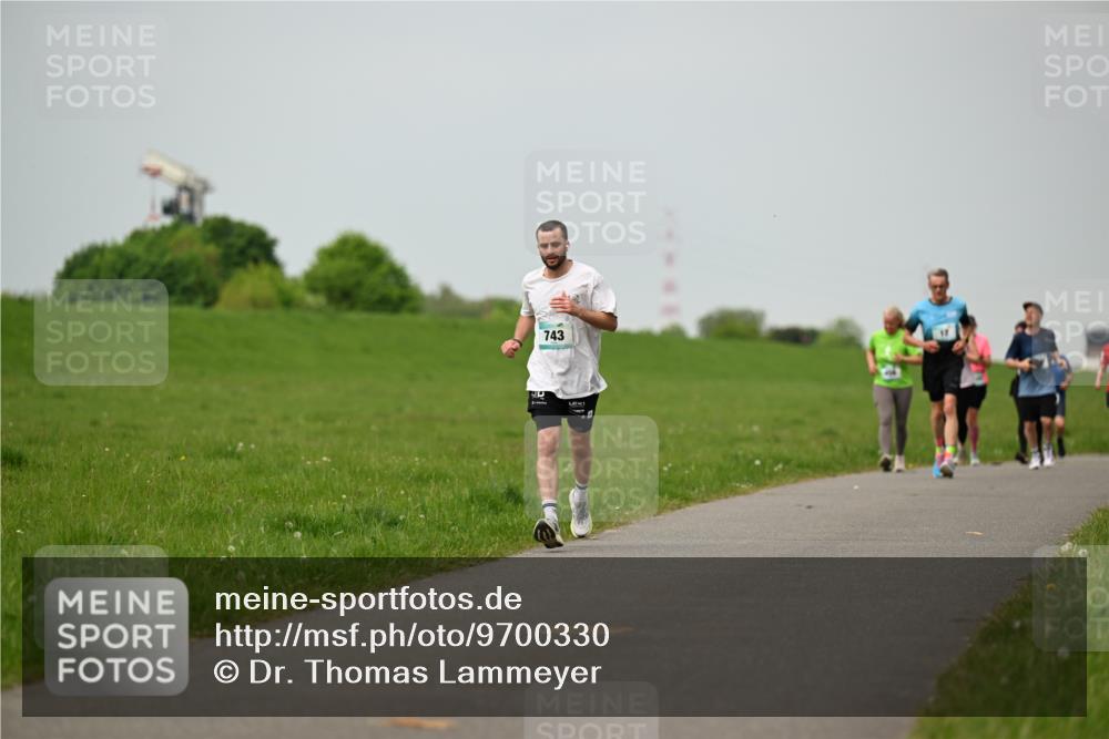 10.05.2026 - 8. Wedeler Halbmarathon Dr. Thomas Lammeyer http://msf.ph/oto/9700330 10.05.2026 11:39:29 Laufen 743 meine-sportfotos.de