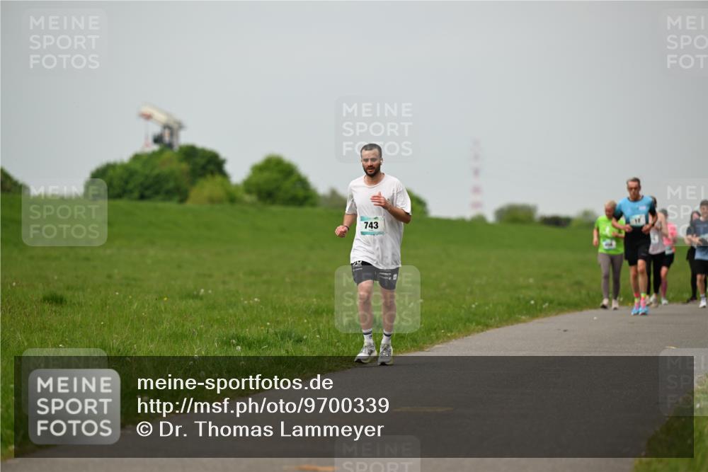 10.05.2026 - 8. Wedeler Halbmarathon Dr. Thomas Lammeyer http://msf.ph/oto/9700339 10.05.2026 11:39:30 Laufen 743 meine-sportfotos.de