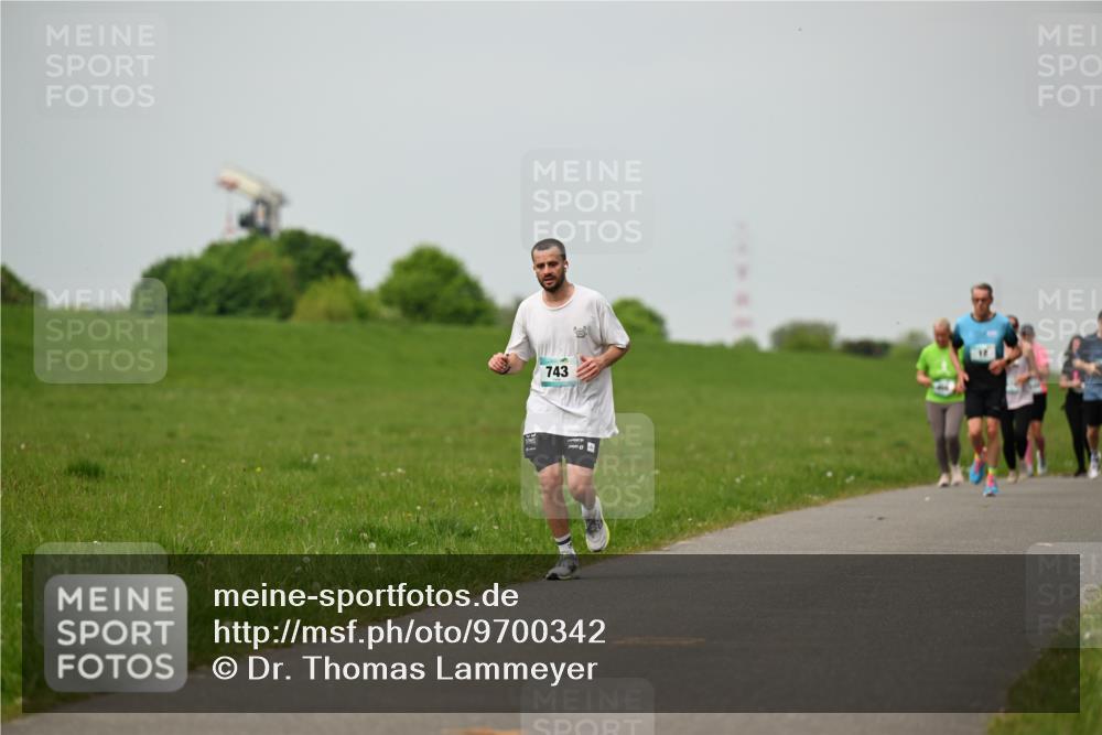 10.05.2026 - 8. Wedeler Halbmarathon Dr. Thomas Lammeyer http://msf.ph/oto/9700342 10.05.2026 11:39:30 Laufen 743 meine-sportfotos.de
