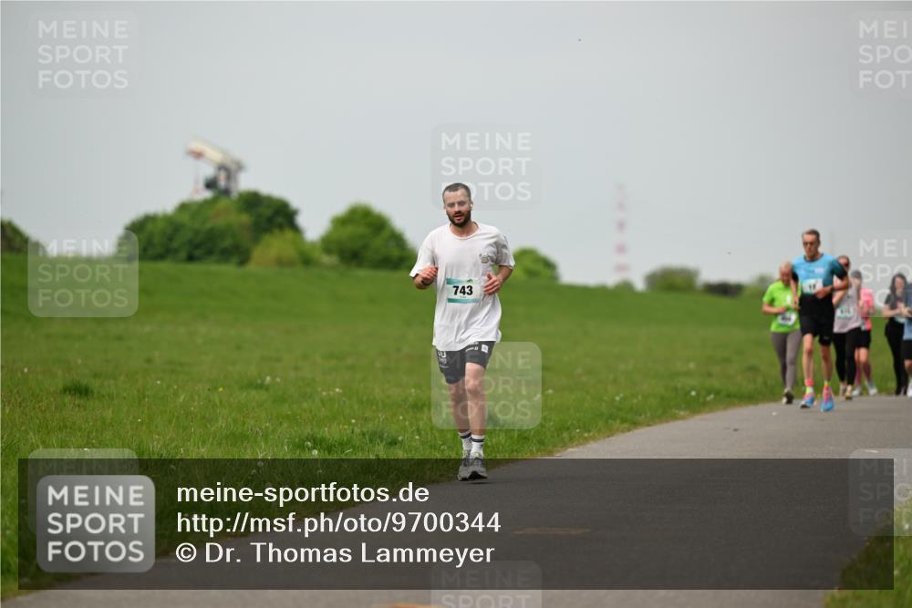 10.05.2026 - 8. Wedeler Halbmarathon Dr. Thomas Lammeyer http://msf.ph/oto/9700344 10.05.2026 11:39:30 Laufen 743 meine-sportfotos.de