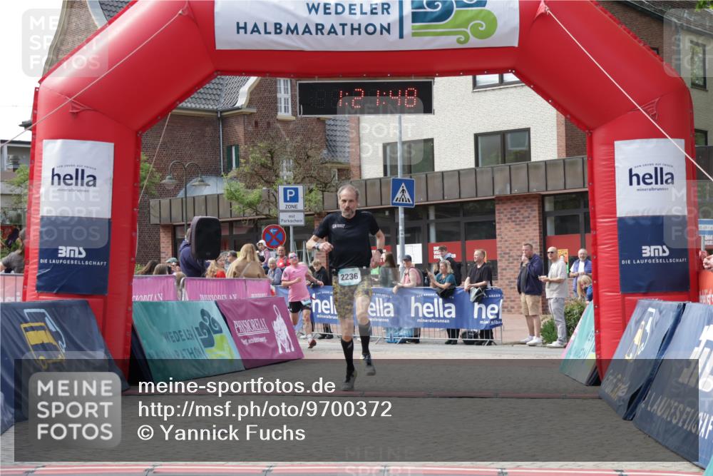 10.05.2026 - 8. Wedeler Halbmarathon Yannick Fuchs http://msf.ph/oto/9700372 10.05.2026 11:21:47 Ziel 828, 837, 2236 meine-sportfotos.de