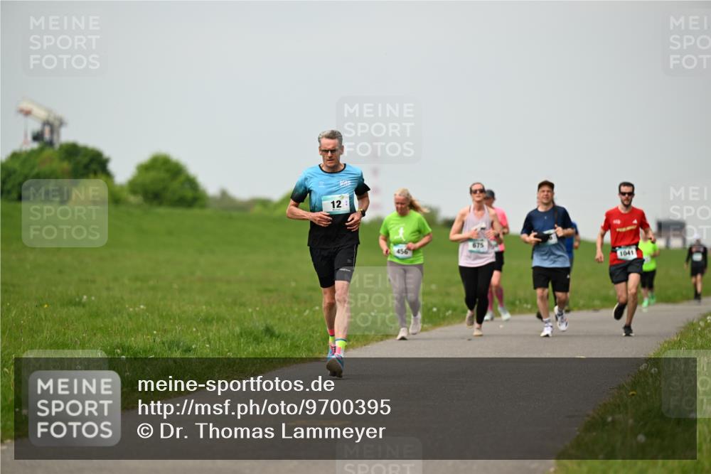 10.05.2026 - 8. Wedeler Halbmarathon Dr. Thomas Lammeyer http://msf.ph/oto/9700395 10.05.2026 11:39:36 Laufen 456, 1041 meine-sportfotos.de