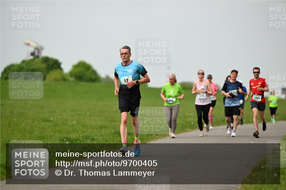 10.05.2026 - 8. Wedeler Halbmarathon Dr. Thomas Lammeyer http://msf.ph/oto/9700405 10.05.2026 11:39:37 Laufen 1041 meine-sportfotos.de