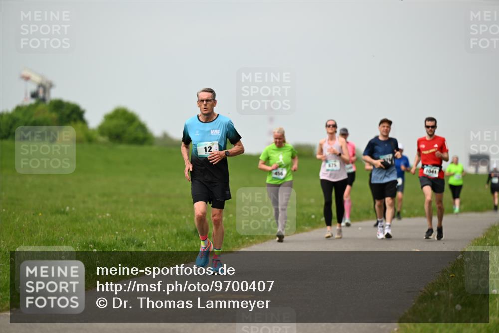 10.05.2026 - 8. Wedeler Halbmarathon Dr. Thomas Lammeyer http://msf.ph/oto/9700407 10.05.2026 11:39:37 Laufen 456, 1041 meine-sportfotos.de