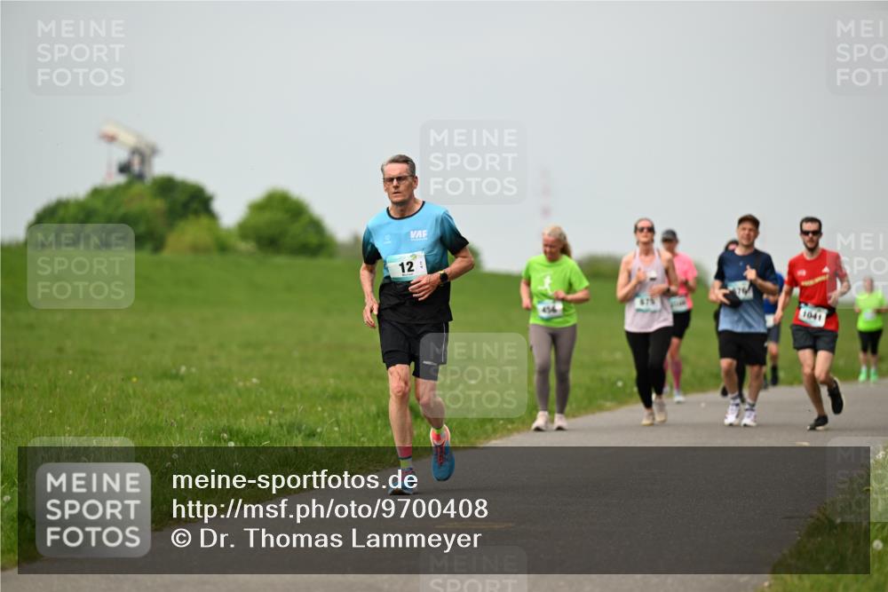 10.05.2026 - 8. Wedeler Halbmarathon Dr. Thomas Lammeyer http://msf.ph/oto/9700408 10.05.2026 11:39:37 Laufen 675, 1041 meine-sportfotos.de