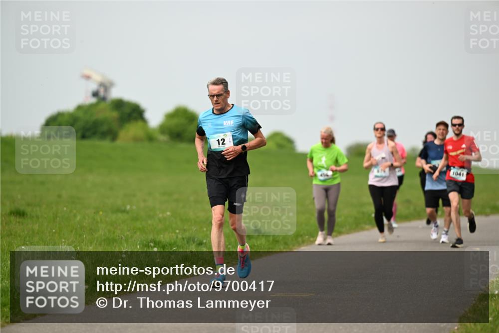 10.05.2026 - 8. Wedeler Halbmarathon Dr. Thomas Lammeyer http://msf.ph/oto/9700417 10.05.2026 11:39:38 Laufen 1041 meine-sportfotos.de