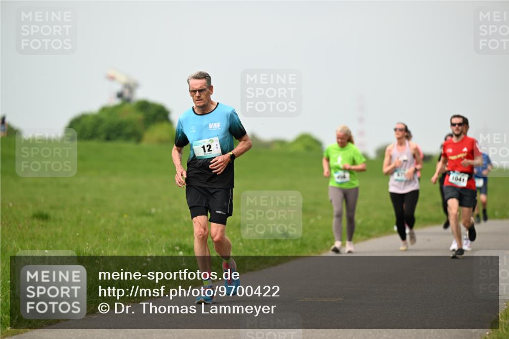 10.05.2026 - 8. Wedeler Halbmarathon Dr. Thomas Lammeyer http://msf.ph/oto/9700422 10.05.2026 11:39:39 Laufen 1041 meine-sportfotos.de