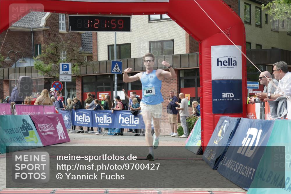 10.05.2026 - 8. Wedeler Halbmarathon Yannick Fuchs http://msf.ph/oto/9700427 10.05.2026 11:21:59 Ziel 863 meine-sportfotos.de