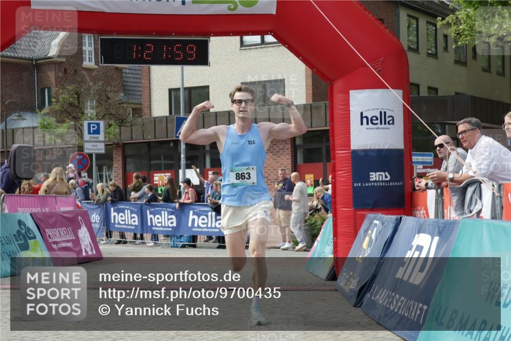 10.05.2026 - 8. Wedeler Halbmarathon Yannick Fuchs http://msf.ph/oto/9700435 10.05.2026 11:21:59 Ziel 863 meine-sportfotos.de
