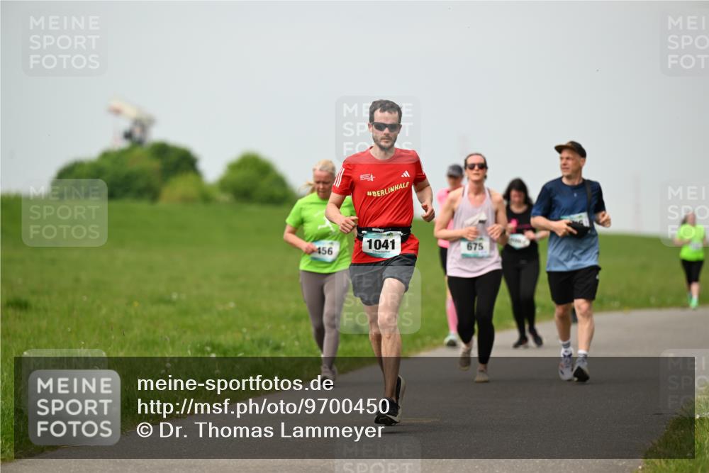 10.05.2026 - 8. Wedeler Halbmarathon Dr. Thomas Lammeyer http://msf.ph/oto/9700450 10.05.2026 11:39:42 Laufen 1041, 675, 456 meine-sportfotos.de
