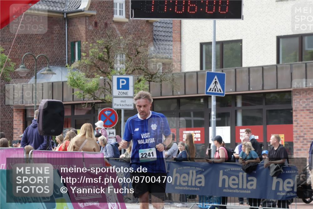 10.05.2026 - 8. Wedeler Halbmarathon Yannick Fuchs http://msf.ph/oto/9700470 10.05.2026 11:22:12 Ziel 2241 meine-sportfotos.de