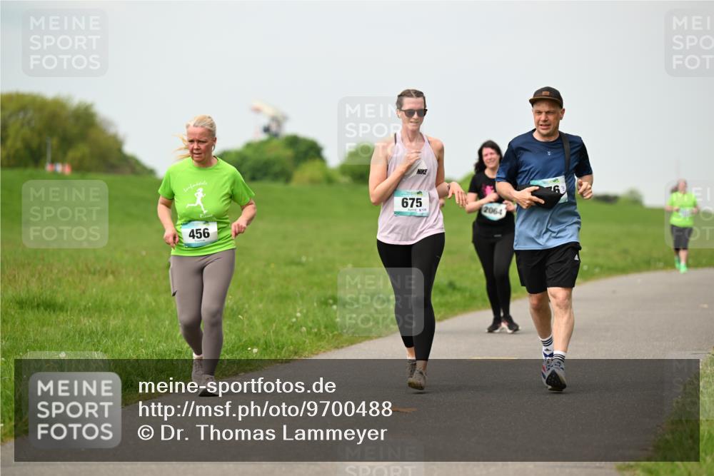 10.05.2026 - 8. Wedeler Halbmarathon Dr. Thomas Lammeyer http://msf.ph/oto/9700488 10.05.2026 11:39:47 Laufen 456, 675, 8135, 2064 meine-sportfotos.de