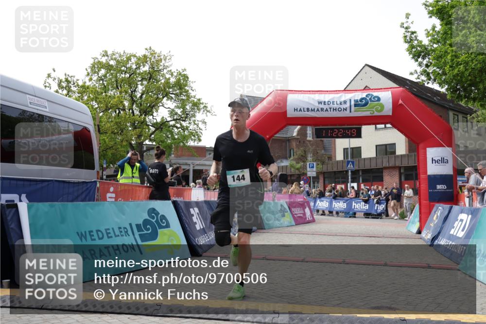 10.05.2026 - 8. Wedeler Halbmarathon Yannick Fuchs http://msf.ph/oto/9700506 10.05.2026 11:22:22 Ziel 144 meine-sportfotos.de