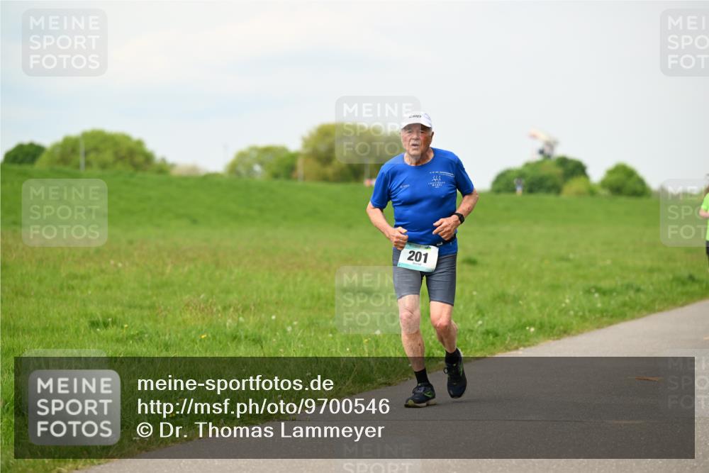 10.05.2026 - 8. Wedeler Halbmarathon Dr. Thomas Lammeyer http://msf.ph/oto/9700546 10.05.2026 11:39:57 Laufen 201 meine-sportfotos.de