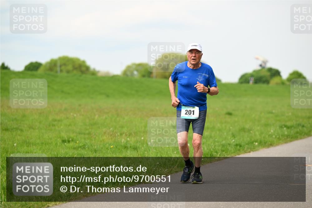 10.05.2026 - 8. Wedeler Halbmarathon Dr. Thomas Lammeyer http://msf.ph/oto/9700551 10.05.2026 11:39:57 Laufen 201 meine-sportfotos.de