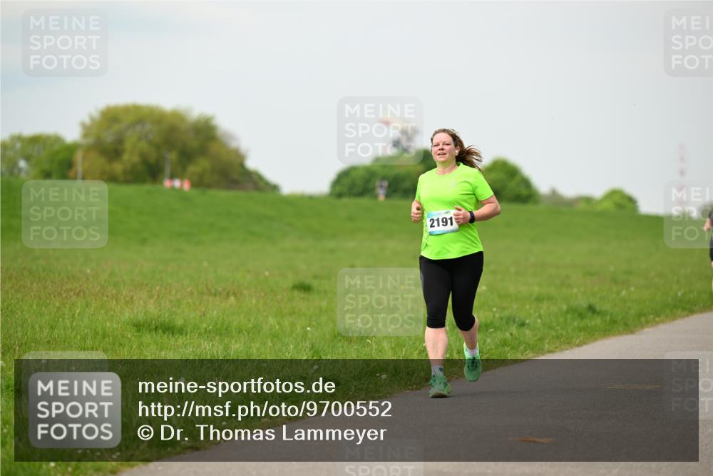 10.05.2026 - 8. Wedeler Halbmarathon Dr. Thomas Lammeyer http://msf.ph/oto/9700552 10.05.2026 11:40:01 Laufen 2191 meine-sportfotos.de