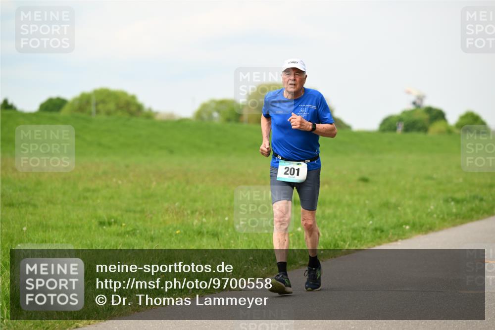 10.05.2026 - 8. Wedeler Halbmarathon Dr. Thomas Lammeyer http://msf.ph/oto/9700558 10.05.2026 11:39:57 Laufen 201 meine-sportfotos.de