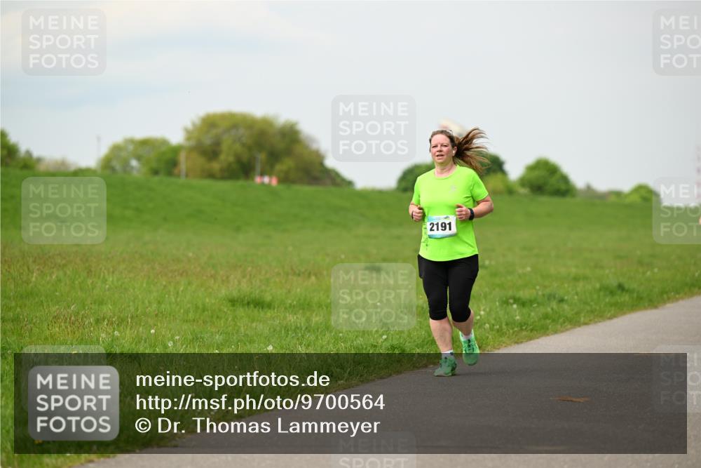 10.05.2026 - 8. Wedeler Halbmarathon Dr. Thomas Lammeyer http://msf.ph/oto/9700564 10.05.2026 11:40:01 Laufen 2191 meine-sportfotos.de