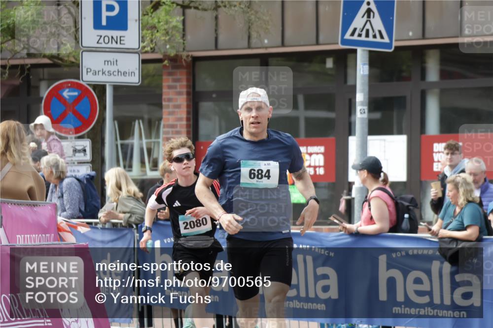 10.05.2026 - 8. Wedeler Halbmarathon Yannick Fuchs http://msf.ph/oto/9700565 10.05.2026 11:22:43 Ziel 552, 684, 2080 meine-sportfotos.de