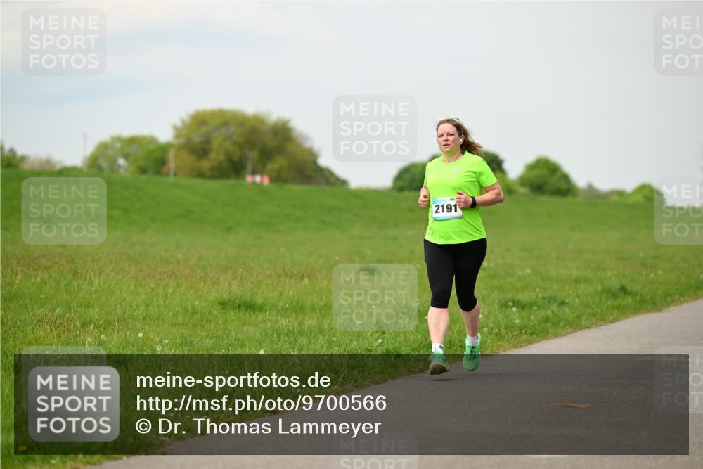 10.05.2026 - 8. Wedeler Halbmarathon Dr. Thomas Lammeyer http://msf.ph/oto/9700566 10.05.2026 11:40:01 Laufen 2191 meine-sportfotos.de