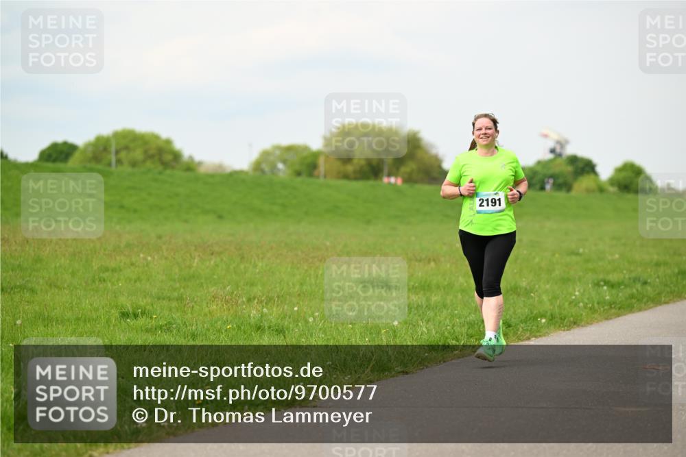 10.05.2026 - 8. Wedeler Halbmarathon Dr. Thomas Lammeyer http://msf.ph/oto/9700577 10.05.2026 11:40:02 Laufen 2191 meine-sportfotos.de