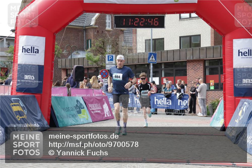 10.05.2026 - 8. Wedeler Halbmarathon Yannick Fuchs http://msf.ph/oto/9700578 10.05.2026 11:22:44 Ziel 684, 2080 meine-sportfotos.de