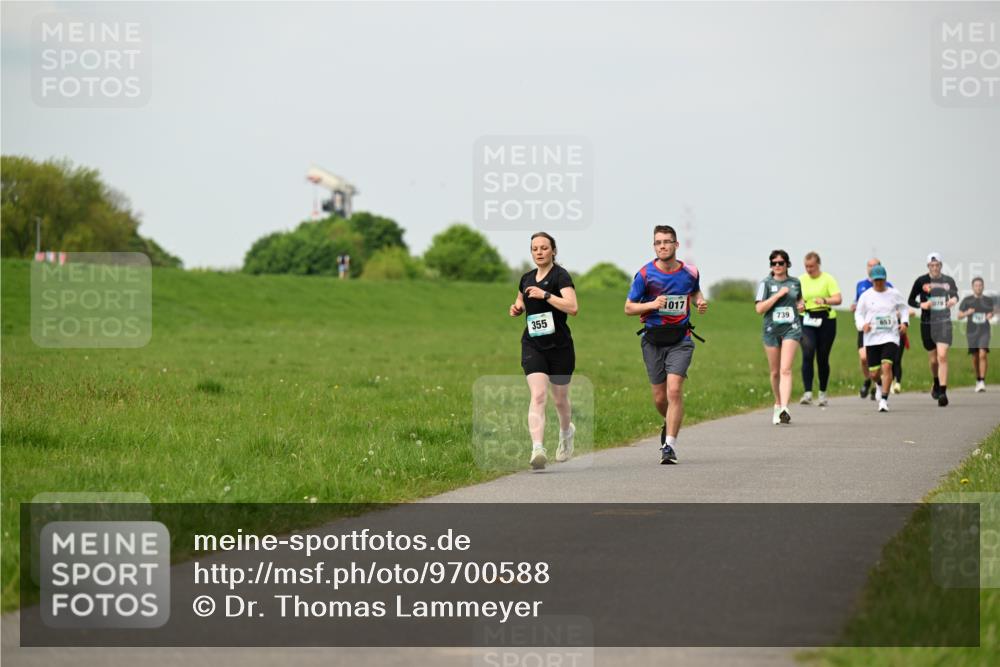 10.05.2026 - 8. Wedeler Halbmarathon Dr. Thomas Lammeyer http://msf.ph/oto/9700588 10.05.2026 11:40:06 Laufen 355, 1017, 739, 653 meine-sportfotos.de