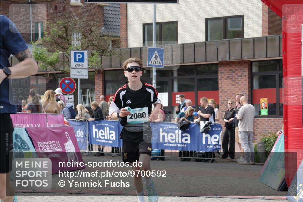 10.05.2026 - 8. Wedeler Halbmarathon Yannick Fuchs http://msf.ph/oto/9700592 10.05.2026 11:22:45 Ziel 684, 2080 meine-sportfotos.de