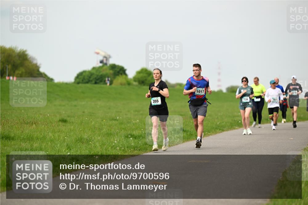 10.05.2026 - 8. Wedeler Halbmarathon Dr. Thomas Lammeyer http://msf.ph/oto/9700596 10.05.2026 11:40:06 Laufen 355, 1017, 739 meine-sportfotos.de