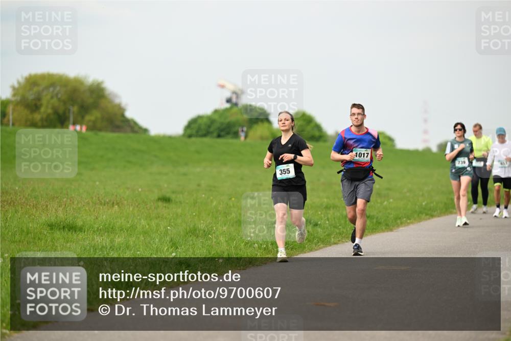 10.05.2026 - 8. Wedeler Halbmarathon Dr. Thomas Lammeyer http://msf.ph/oto/9700607 10.05.2026 11:40:07 Laufen 355, 1017, 739, 653 meine-sportfotos.de