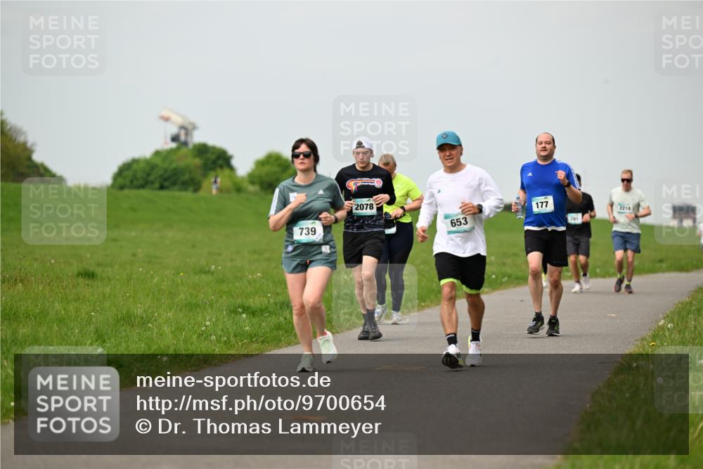 10.05.2026 - 8. Wedeler Halbmarathon Dr. Thomas Lammeyer http://msf.ph/oto/9700654 10.05.2026 11:40:13 Laufen 739, 2078, 653, 177, 701, 2218 meine-sportfotos.de